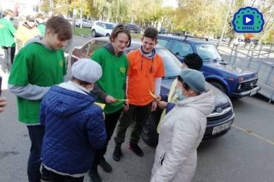 Волонтеры поздравили пожилых жителей Серпухова