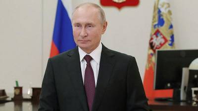 Песков уточнил информацию о сроке вакцинации Путина от COVID-19