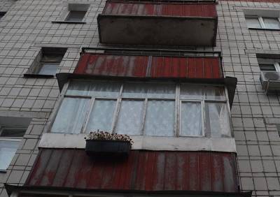 В Рязани мужчина погиб при падении с балкона