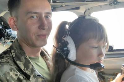 В Харькове отстранили директора школы, которая отказалась зачислить дочь погибшего пилота Ан-26