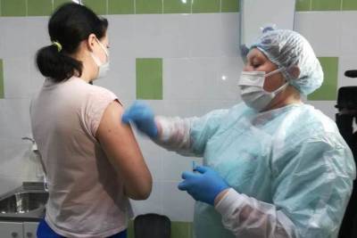 В Ярославле добровольцев вакцинируют от COVID-19
