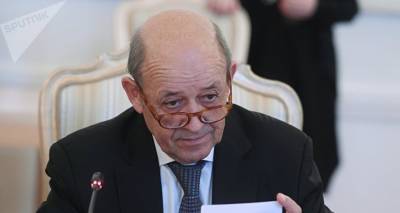 Глава МИД Франции призвал коллег из Армении и Азербайджана к немедленному прекращению огня