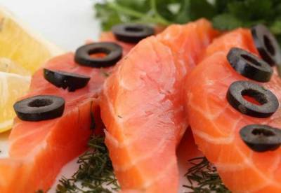 Медики рассказали о пользе оливок и рыбы для здоровья