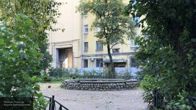 Власти Петербурга благоустроили сквер на Выборгской улице