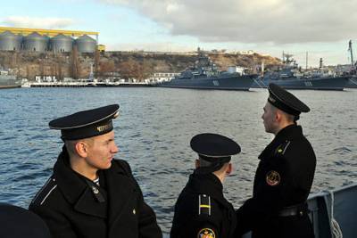 Корабли ЧФ будут участвовать в Севастопольском военно-морском салоне