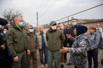 Шмыгаль заявил о локализации активных очагов пожаров на Луганщине