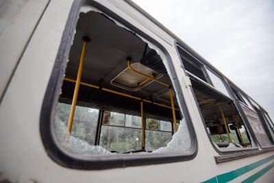 Автобус с журналистами из России попал под обстрел в Карабахе