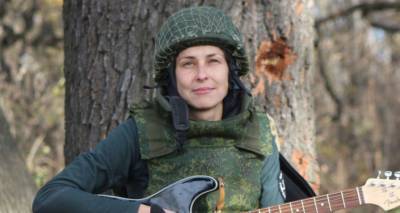 "Это наша земля, и мы будем стоять": Чичерина спела не передовой в Карабахе - видео