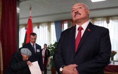 ЕС ввел санкции против белорусских чиновников и пожалел Лукашенко