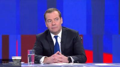 Медведев и глава Ямала обсудили инфраструктурные проекты региона