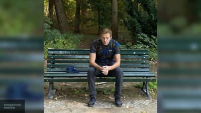 Навальный не появляется на видео, поскольку боится потерять образ "героя"
