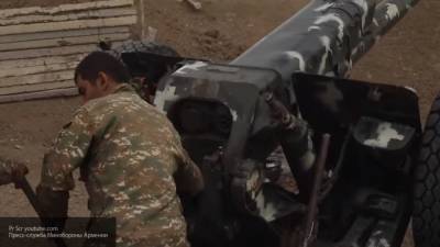 Население Степанакерта спасается от азербайджанской артиллерии в подвалах