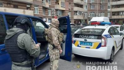 В Киеве задержали мужчину, который ранил полицейского выстрелом в ногу