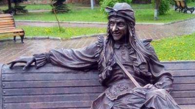 Скульптуру русской Бабы-яги выкрали и тайно продали на аукционе в Лондоне