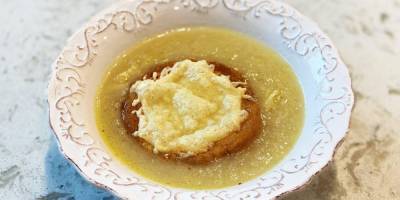 Классика французской кухни. Рецепт лукового супа с гренками от Лизы Глинской