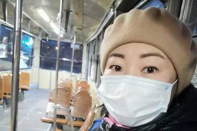 На смену заболевшим кондукторам трамваев в Улан-Удэ вышли административные работники