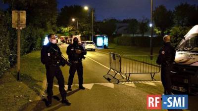 15 человек задержаны в ходе расследования убийства учителя под Парижем