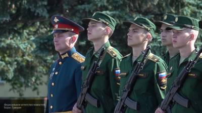 СМИ: Минфин предложил сократить число российских военных на 100 тысяч