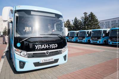 В Улан-Удэ запустили часть новых автобусов с цитатами Путина