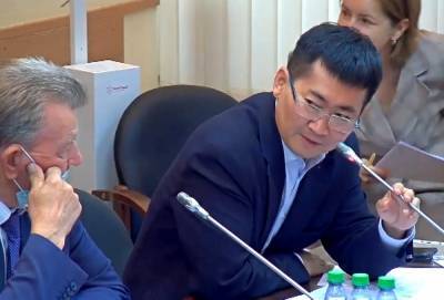 «Кто-то же готовит эти указы»: Николай Будуев пока безуспешно воюет в Госдуме за чистый воздух в Улан-Удэ