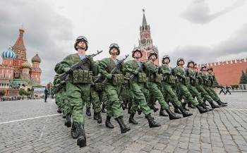 Российских военных собираются десятками тысяч "выбрасывать на улицу"