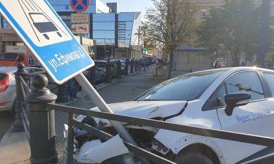 В Санкт-Петербурге водитель агрессивно припарковал авто «Яндекс. Драйва»