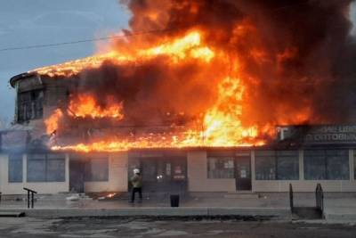 Прокуратура Забайкалья организовала проверку по факту пожара ТЦ в Чите