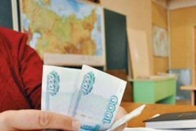 Костромские депутаты: А может и кураторам денег добавить?