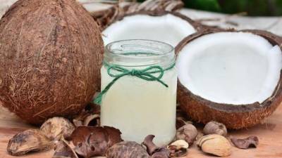 СМИ: ученые обнаружили пользу кокосового масла при лечении COVID-19