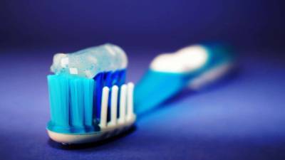 Дополнительная чистка зубов способствует защите от коронавируса