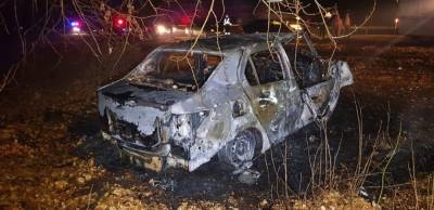 В Башкирии легковушка протаранила дерево и загорелась: есть погибший