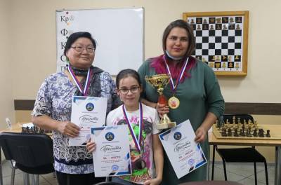 Чемпионат области по шахматам выиграла охинка Марина Шелехова