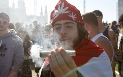 Канадцы спасаются от COVID марихуаной - korrespondent.net - Франция - Канада - Canada - провинция Квебек