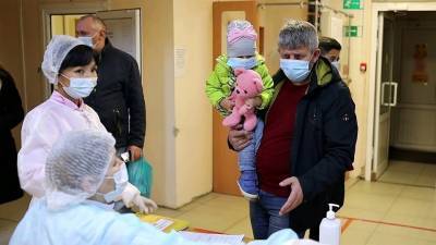 В российских регионах на фоне пандемии коронавируса растет заболеваемость сезонными инфекциями