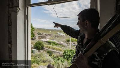 Азербайджан сообщил о продолжающихся артобстрелах в Карабахе