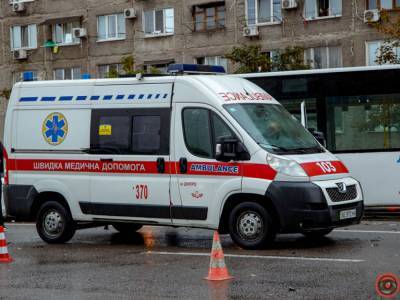 Под Житомиром машина влетела в рейсовый автобус: пострадавших забрала «скорая»