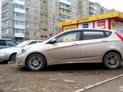 В Уфе водители получили штрафы на 6 млн рублей за парковку на газонах