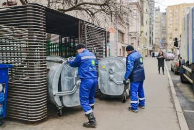 Столичным операторам поручили усилить контроль за вывозом мусора