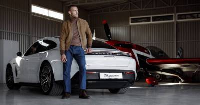 Заряжен на успех: Тимур Фаткуллин тестирует новый электрокар Porsche Taycan