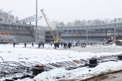 Владимир Уйба провёл оперативное совещание по вопросам реконструкции Республиканского стадиона