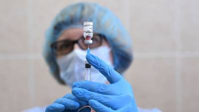 Массовая вакцинация от коронавируса в РФ может начаться в конце ноября