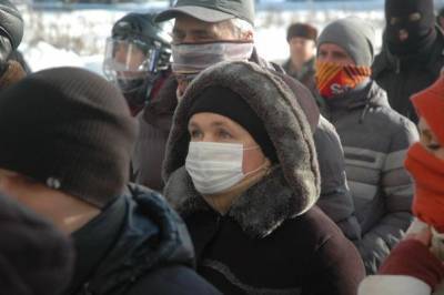 В Госдуме задумались, можно ли носить маски на митингах