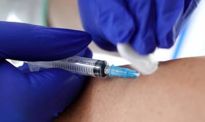 Массовая вакцинация россиян от коронавируса начнется в ноябре-декабре