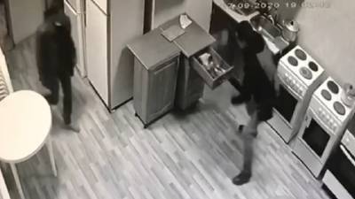 Драка с поножовщиной в столичном хостеле попала на видео