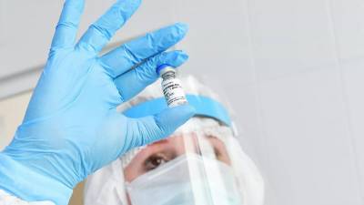 Массовая вакцинация от COVID-19 в России может начаться в ноябре