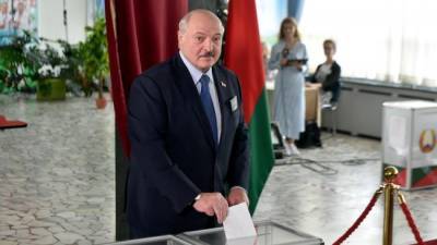Лукашенко готов ограничить число президентских сроков
