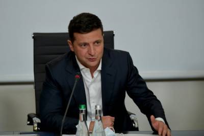 Зеленский заявил, что Украина будет и дальше брать кредиты у МВФ