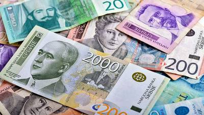 Правительство Сербии планирует повышение зарплаты бюджетникам и пенсий