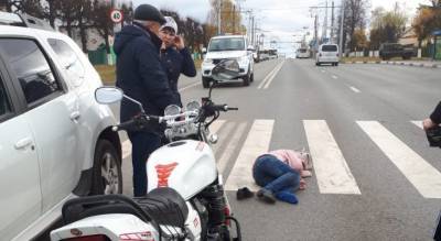 Мотоциклист сбил женщину на пешеходном переходе в Южном Поселке