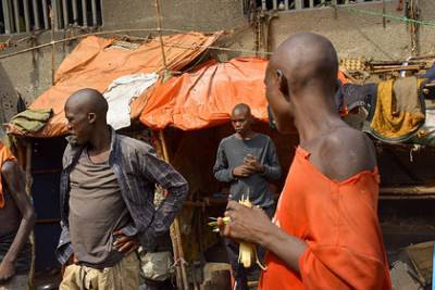 Около 900 заключенных сбежали из тюрьмы Конго после нападения ИГ